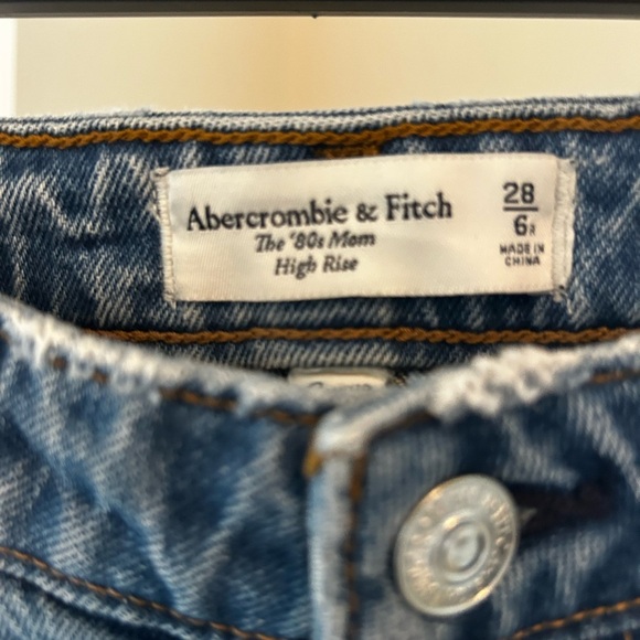 Abercrombie & Finch Distressed Blue Jeans size 29 - Picture 2 of 4